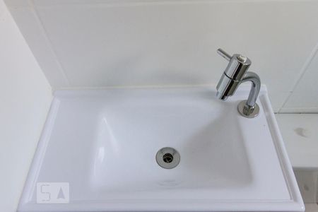 Pia do Banheiro  de kitnet/studio para alugar com 1 quarto, 25m² em Vila Regente Feijó, São Paulo