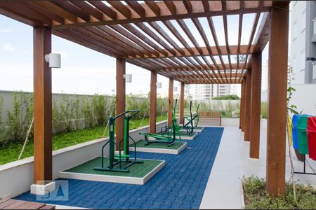 Apartamento à venda com 54m², 2 quartos e 1 vaga Apartamento à venda com 54m², 2 quartos e 1 vagaDependências do prédio - academia ao ar livre