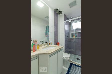 Apartamento à venda com 170m², 3 quartos e 2 vagas Apartamento à venda com 170m², 3 quartos e 2 vagasSuite