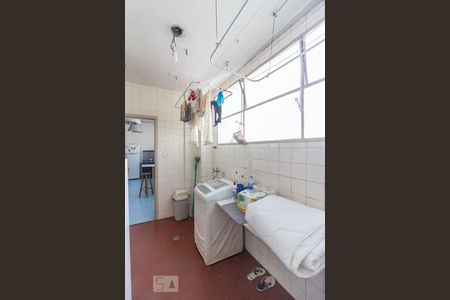 Apartamento à venda com 200m², 3 quartos e 2 vagas Apartamento à venda com 200m², 3 quartos e 2 vagasLavanderia