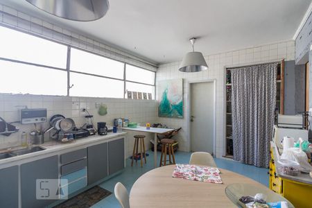 Apartamento à venda com 200m², 3 quartos e 2 vagas Apartamento à venda com 200m², 3 quartos e 2 vagasCozinha