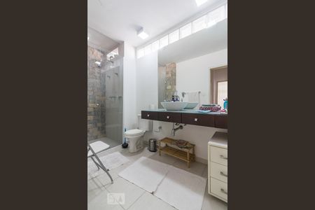 Apartamento à venda com 200m², 3 quartos e 2 vagas Apartamento à venda com 200m², 3 quartos e 2 vagasBanheiro