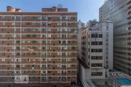 Apartamento à venda com 200m², 3 quartos e 2 vagas Apartamento à venda com 200m², 3 quartos e 2 vagasVista