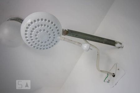 Apartamento à venda com 100m², 2 quartos e 1 vaga Apartamento à venda com 100m², 2 quartos e 1 vagaBanheiro de serviço detalhe