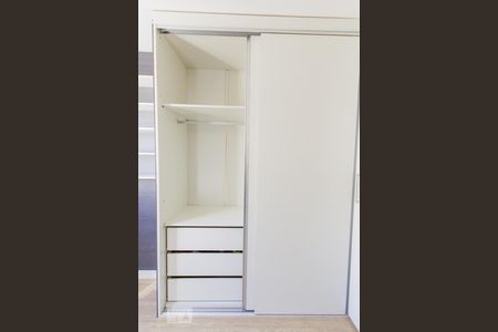 Apartamento à venda com 130m², 3 quartos e 1 vaga Apartamento à venda com 130m², 3 quartos e 1 vagaPrimeiro Andar - Quarto 01