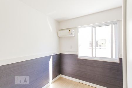 Apartamento à venda com 130m², 3 quartos e 1 vaga Apartamento à venda com 130m², 3 quartos e 1 vagaPrimeiro Andar - Quarto 01