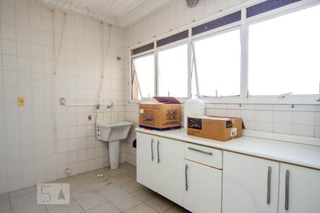 Apartamento para alugar com 127m², 3 quartos e 2 vagas Apartamento para alugar com 127m², 3 quartos e 2 vagasLavanderia