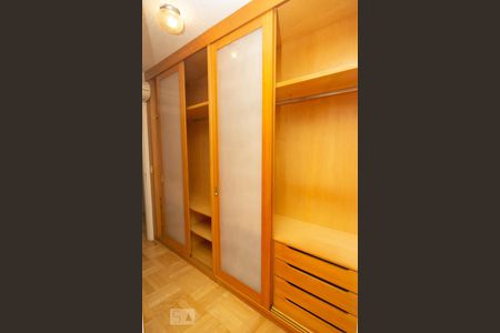 Apartamento para alugar com 127m², 3 quartos e 2 vagas Apartamento para alugar com 127m², 3 quartos e 2 vagassuíte armários