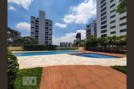 Apartamento para alugar com 127m², 3 quartos e 2 vagas Apartamento para alugar com 127m², 3 quartos e 2 vagasÁrea comum - Piscina