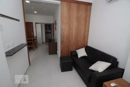 Sala de apartamento para alugar com 2 quartos, 75m² em Copacabana, Rio de Janeiro
