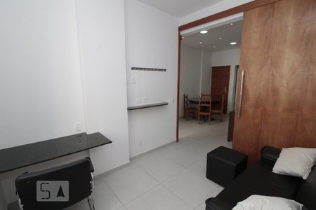 Sala de apartamento para alugar com 2 quartos, 75m² em Copacabana, Rio de Janeiro