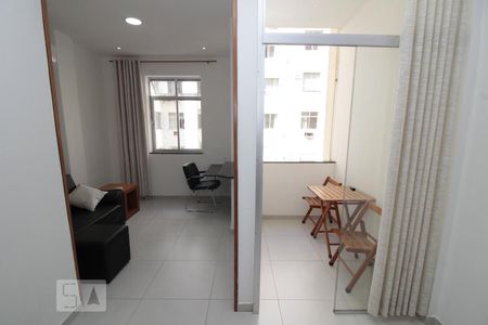 Sala de apartamento para alugar com 2 quartos, 75m² em Copacabana, Rio de Janeiro