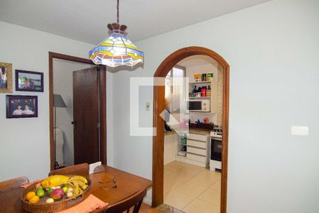 Apartamento à venda com 120m², 4 quartos e 2 vagasCopa