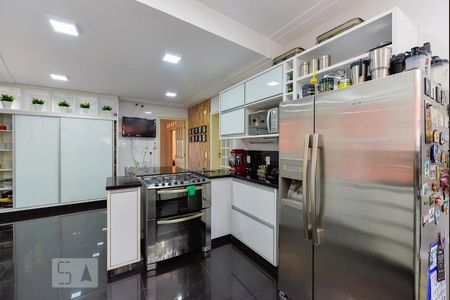 Casa à venda com 450m², 4 quartos e 4 vagasCozinha