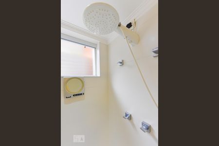 Casa à venda com 450m², 4 quartos e 4 vagasBanheiro Suíte 1