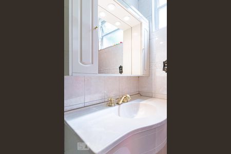 Apartamento à venda com 101m², 3 quartos e 2 vagas Apartamento à venda com 101m², 3 quartos e 2 vagasBanheiro