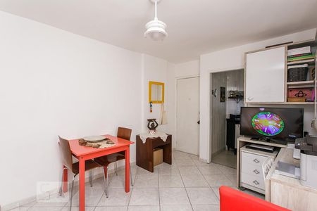 Sala de apartamento para alugar com 1 quarto, 38m² em Jacarepaguá, Rio de Janeiro