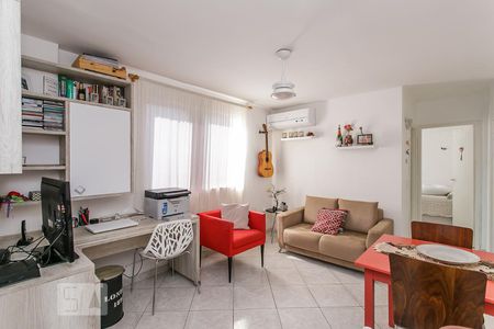 Sala de apartamento para alugar com 1 quarto, 38m² em Jacarepaguá, Rio de Janeiro