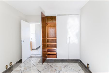 Apartamento à venda com 219m², 4 quartos e 2 vagas Apartamento à venda com 219m², 4 quartos e 2 vagasQuarto 4