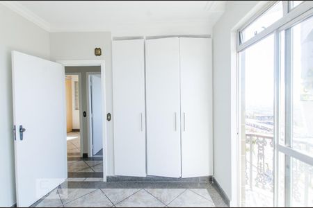 Apartamento à venda com 219m², 4 quartos e 2 vagas Apartamento à venda com 219m², 4 quartos e 2 vagasQuarto 3