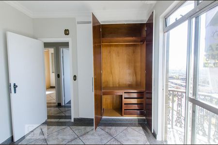 Apartamento à venda com 219m², 4 quartos e 2 vagas Apartamento à venda com 219m², 4 quartos e 2 vagasQuarto 3