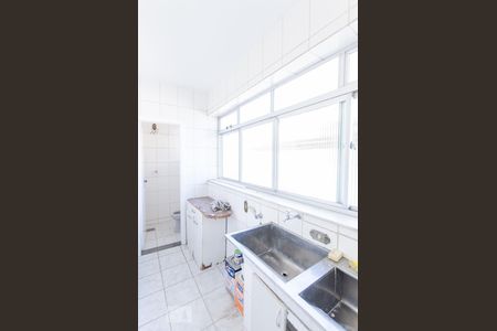 Apartamento à venda com 219m², 4 quartos e 2 vagas Apartamento à venda com 219m², 4 quartos e 2 vagasÁrea de Serviço