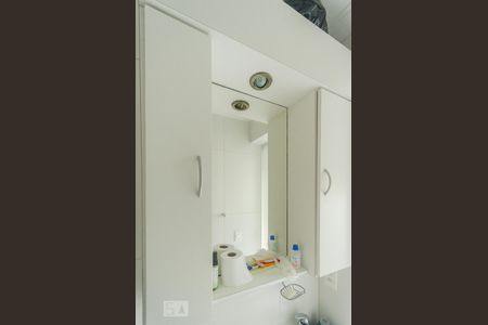 Apartamento à venda com 100m², 3 quartos e 1 vaga Apartamento à venda com 100m², 3 quartos e 1 vagaDetalhe Banheiro De Serviço