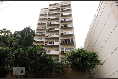 Apartamento à venda com 150m², 3 quartos e 2 vagas Apartamento à venda com 150m², 3 quartos e 2 vagasFachada