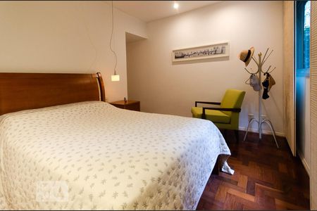 Apartamento à venda com 150m², 3 quartos e 2 vagas Apartamento à venda com 150m², 3 quartos e 2 vagasSuite