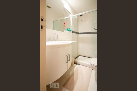 Apartamento à venda com 150m², 3 quartos e 2 vagas Apartamento à venda com 150m², 3 quartos e 2 vagasBanheiro social