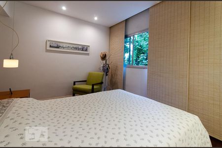 Apartamento à venda com 150m², 3 quartos e 2 vagas Apartamento à venda com 150m², 3 quartos e 2 vagasSuite