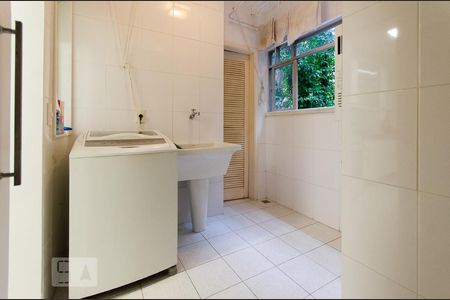 Apartamento à venda com 150m², 3 quartos e 2 vagas Apartamento à venda com 150m², 3 quartos e 2 vagasÁrea de serviço