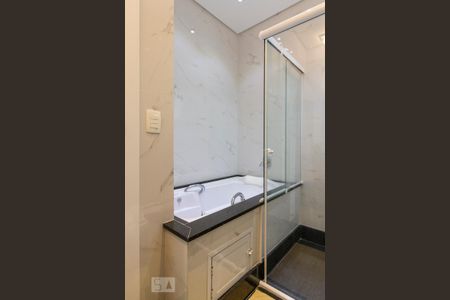 Apartamento à venda com 380m², 4 quartos e 1 vagaBanheira Banheiro Suíte 1 