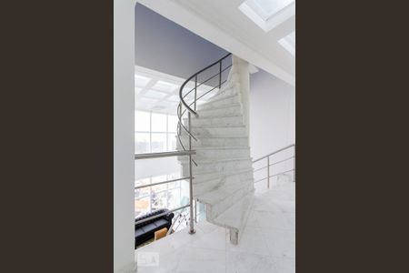 Apartamento à venda com 380m², 4 quartos e 1 vagaEscada de Acesso ao Piso 3 