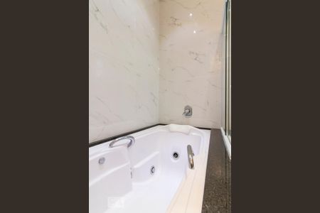 Apartamento à venda com 380m², 4 quartos e 1 vagaBanheira Banheiro Suíte 1 