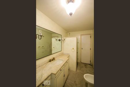 Apartamento à venda com 194m², 4 quartos e 2 vagasBanheiro 1