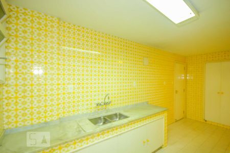 Apartamento à venda com 194m², 4 quartos e 2 vagasCozinha