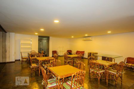 Apartamento à venda com 194m², 4 quartos e 2 vagasSalão de Festas