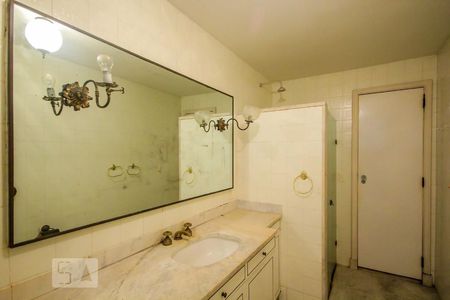 Banheiro 1 de apartamento à venda com 4 quartos, 194m² em Copacabana, Rio de Janeiro