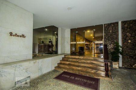 Apartamento à venda com 194m², 4 quartos e 2 vagasPortaria