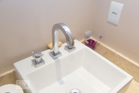 Apartamento à venda com 211m², 4 quartos e 2 vagasBanheiro social