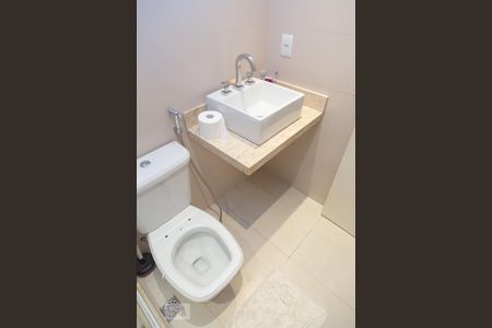 Apartamento à venda com 211m², 4 quartos e 2 vagasBanheiro social