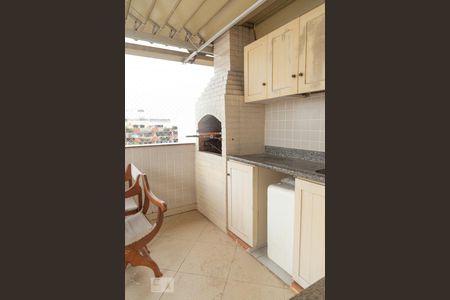 Apartamento à venda com 211m², 4 quartos e 2 vagasChurrasqueira - segundo andar