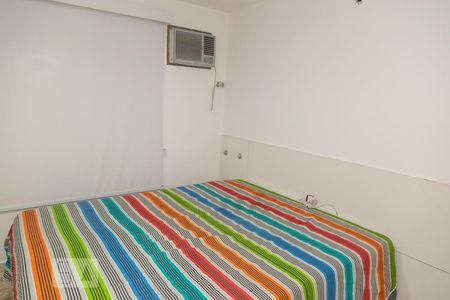 Apartamento à venda com 211m², 4 quartos e 2 vagasQuarto - terceiro andar