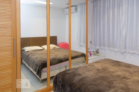 Apartamento à venda com 211m², 4 quartos e 2 vagasSuíte 1