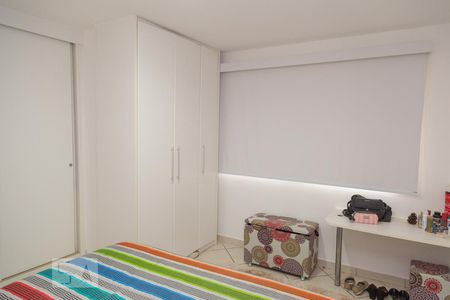 Apartamento à venda com 211m², 4 quartos e 2 vagasQuarto - terceiro andar