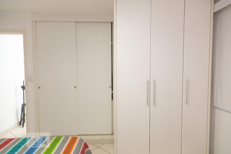 Apartamento à venda com 211m², 4 quartos e 2 vagasQuarto - terceiro andar