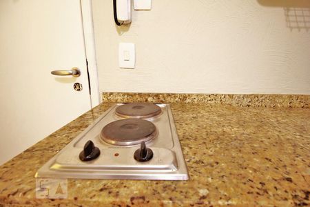 Detalhe cozinha de apartamento para alugar com 1 quarto, 39m² em Real Parque, São Paulo