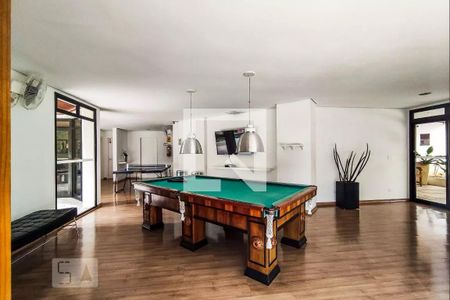 Apartamento à venda com 220m², 4 quartos e 3 vagas Apartamento à venda com 220m², 4 quartos e 3 vagasÁrea Comum - Sala de Jogos