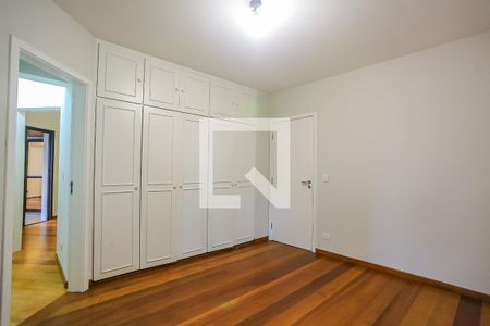 Apartamento à venda com 220m², 4 quartos e 3 vagas Apartamento à venda com 220m², 4 quartos e 3 vagasQuarto 2
